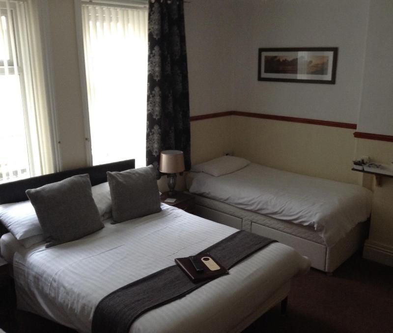 Lynbar Hotel - Oda