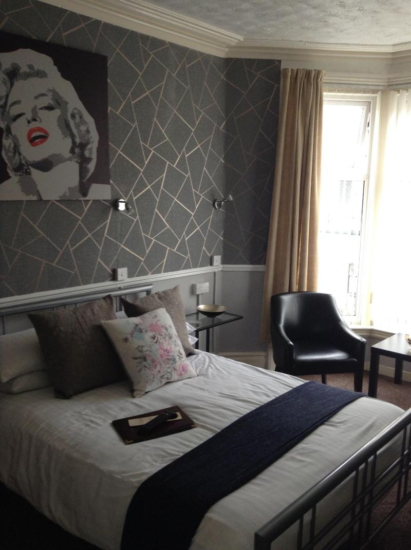 Lynbar Hotel - Oda