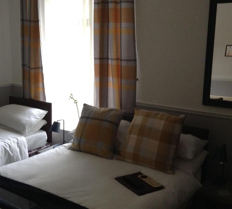 Lynbar Hotel - Oda