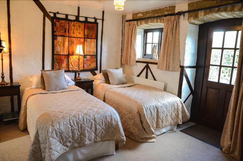Thames Head Inn - Oda