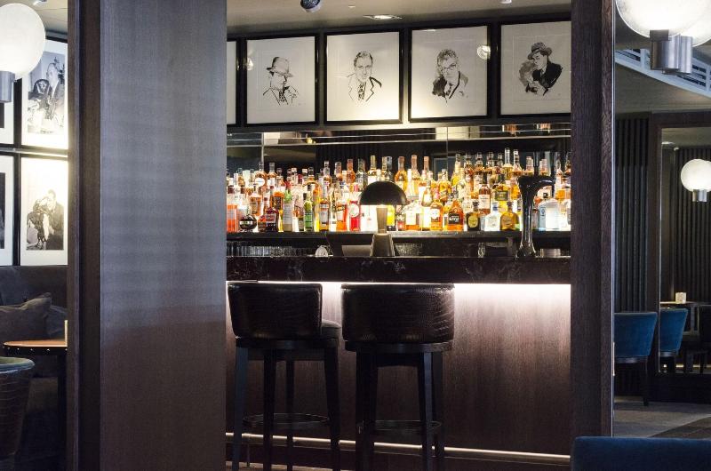Dakota Glasgow - Bar