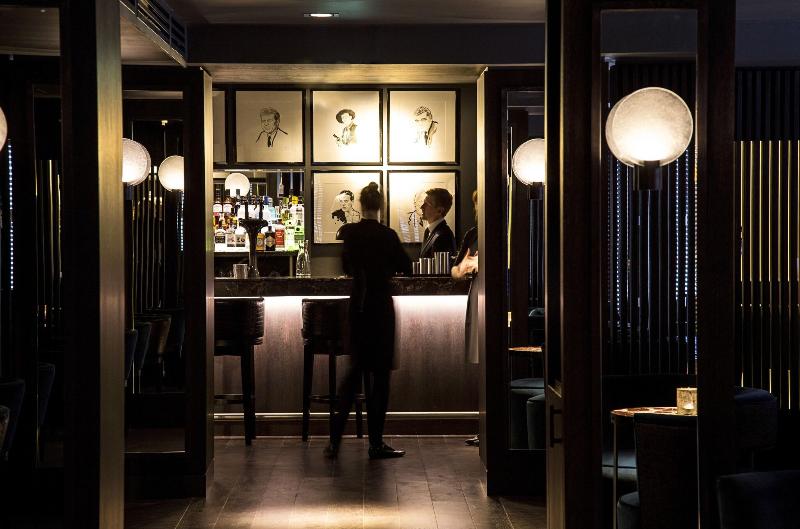 Dakota Glasgow - Bar