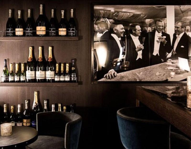 Dakota Glasgow - Bar