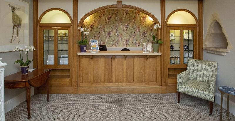 Lords Of The Manor Hotel - Lobi