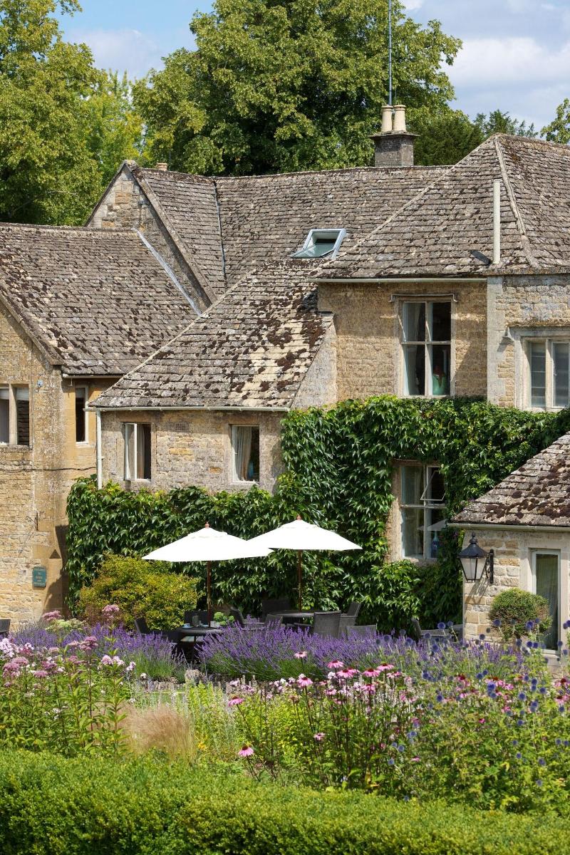 Lords Of The Manor Hotel - Genel
