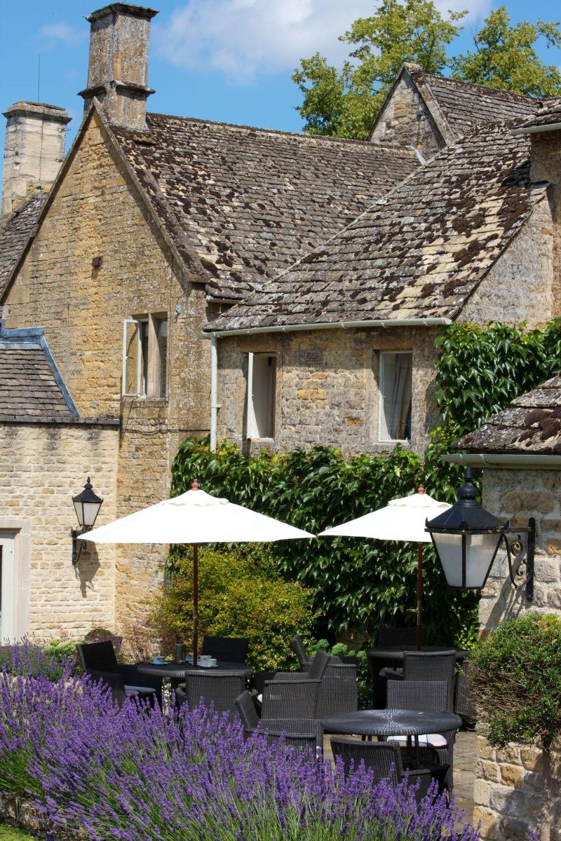 Lords Of The Manor Hotel - Genel