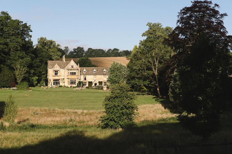 Lords Of The Manor Hotel - Genel