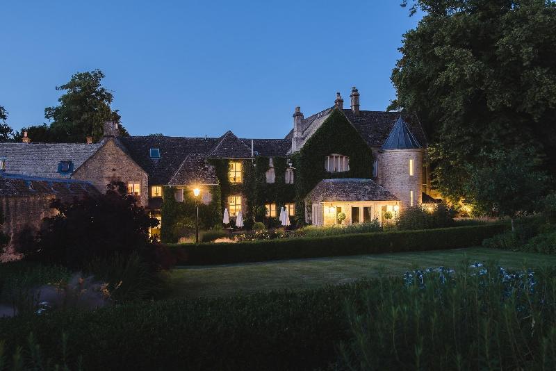 Lords Of The Manor Hotel - Genel