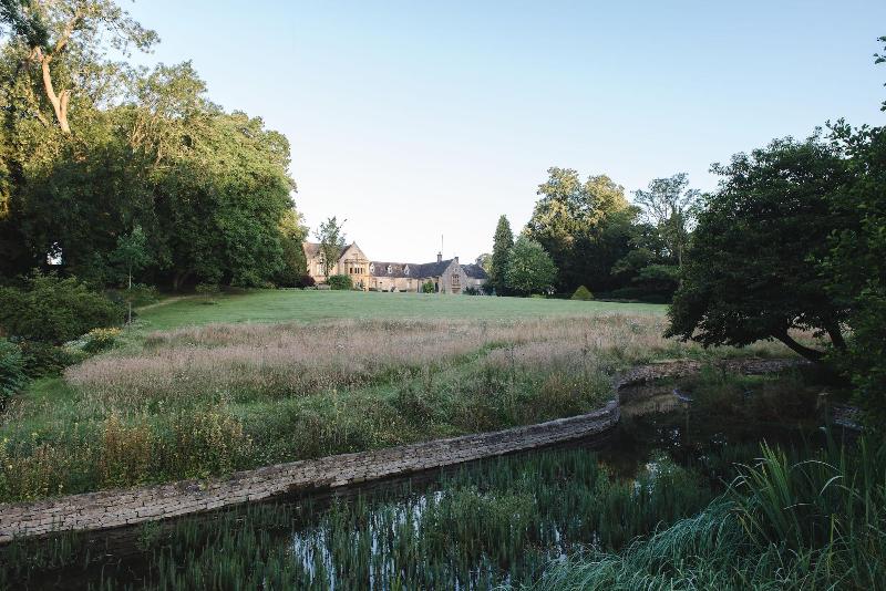 Lords Of The Manor Hotel - Genel