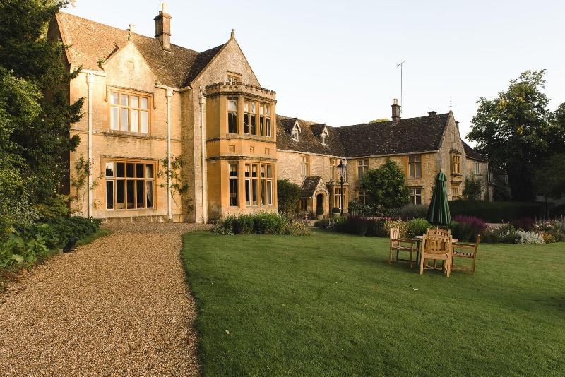 Lords Of The Manor Hotel - Genel
