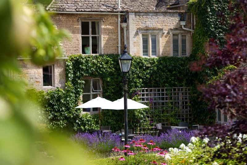 Lords Of The Manor Hotel - Teras