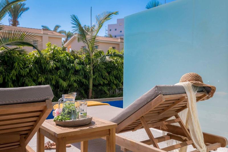 Tasia Maris Beach Hotel and Spa - Adults Only - Oda