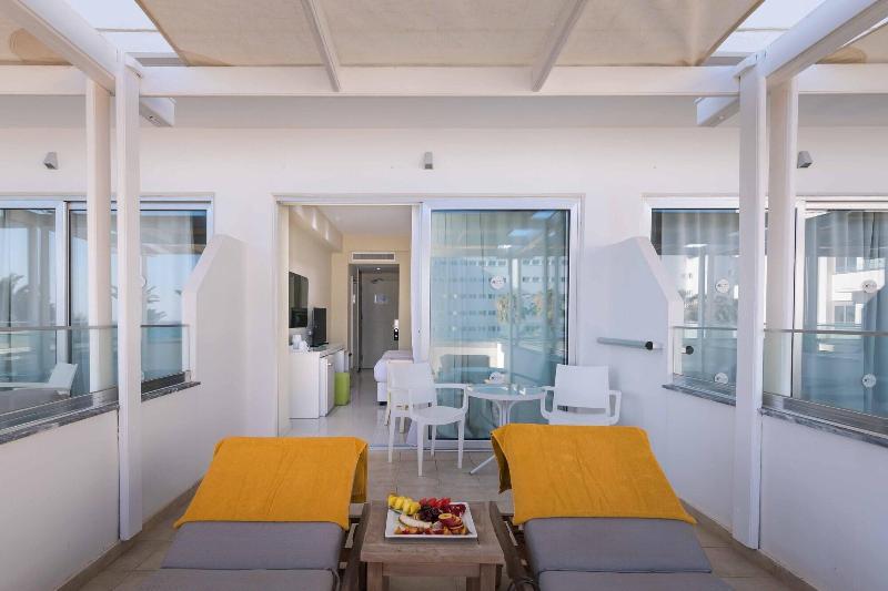 Tasia Maris Beach Hotel and Spa - Adults Only - Oda