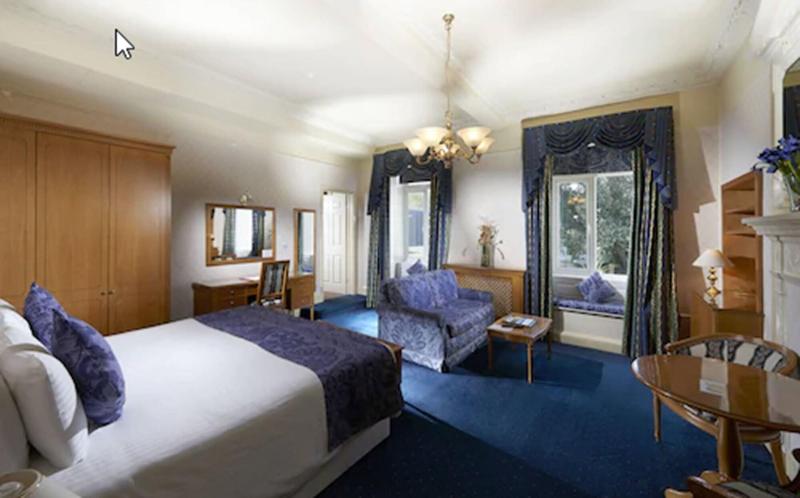 Les Rocquettes Hotel - Oda