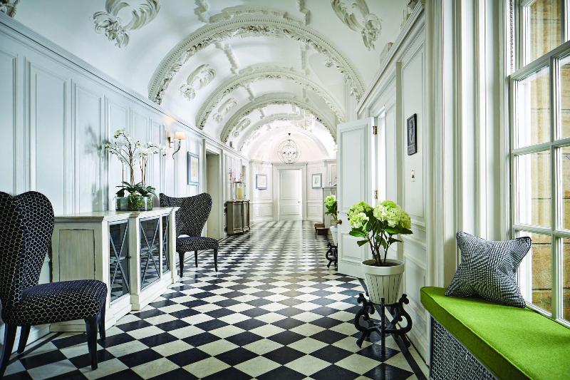 Barnett Hill - Luxury Hotel - Lobi