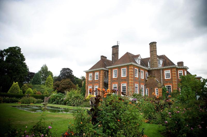 Barnett Hill - Luxury Hotel - Genel