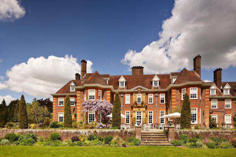 Barnett Hill - Luxury Hotel - Genel