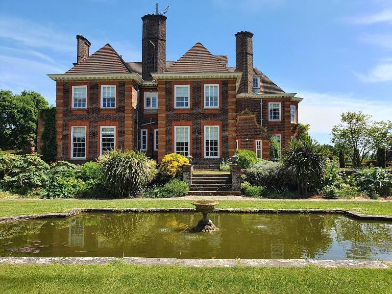 Barnett Hill - Luxury Hotel - Genel