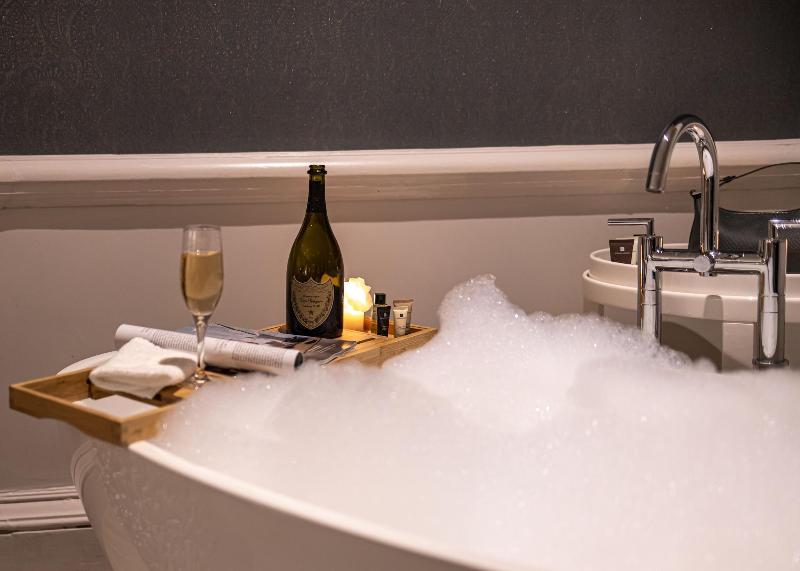Barnett Hill - Luxury Hotel - Oda