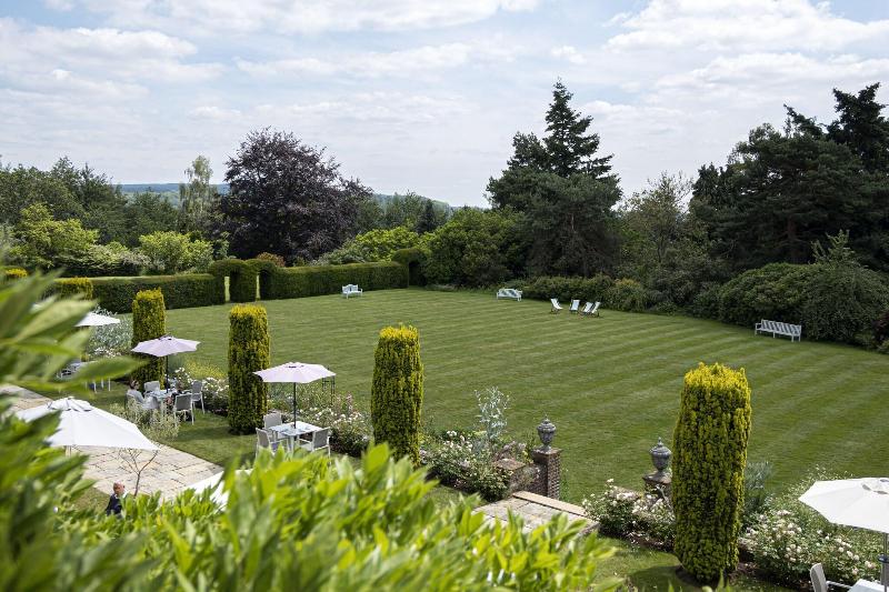 Barnett Hill - Luxury Hotel - Teras