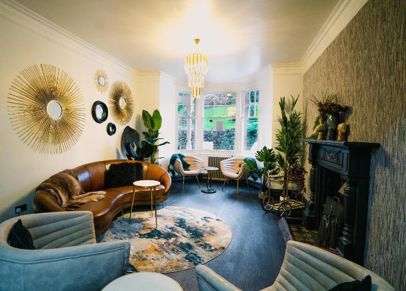 Cranleigh Boutique - Genel