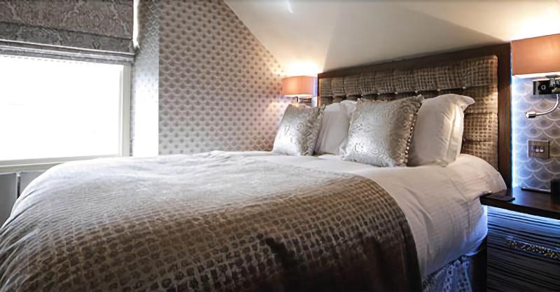 Cranleigh Boutique - Oda