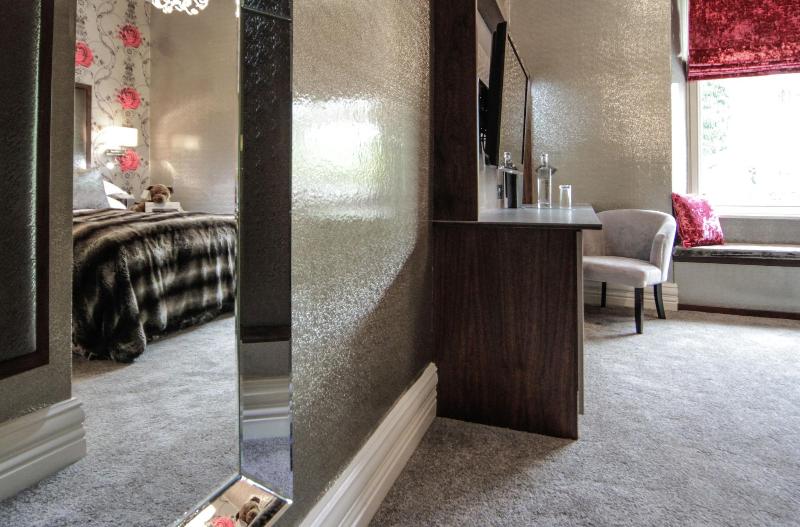 Cranleigh Boutique - Oda