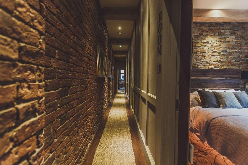 The Cow Hollow Hotel - Oda