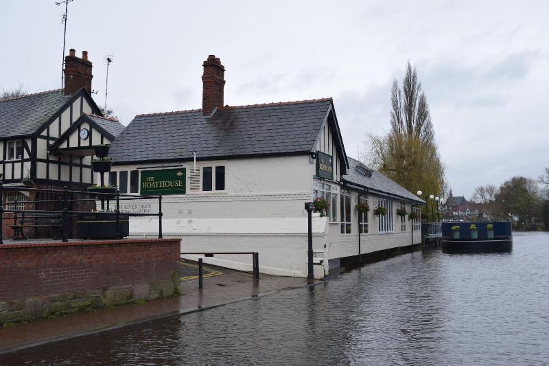 The Boathouse & Riverside Rooms - Genel