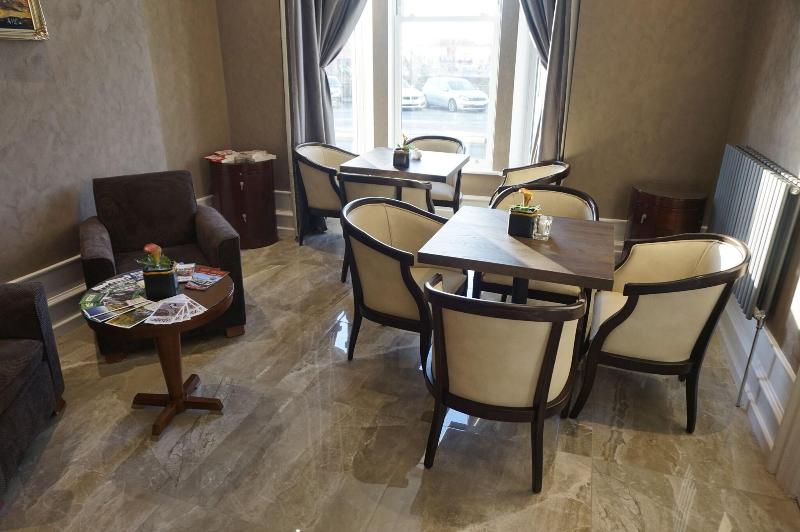Halvard Hotel - Lobi
