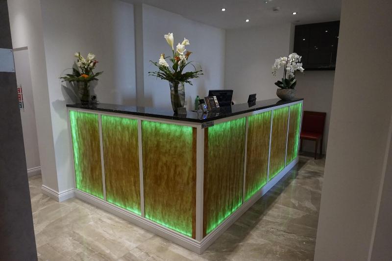Halvard Hotel - Lobi