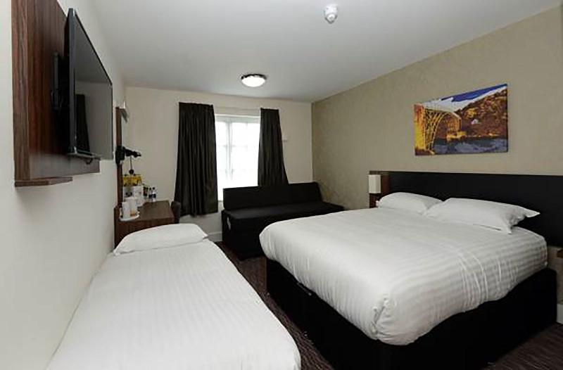 Raven's Cliff, Motherwell by Marston's Inns - Oda