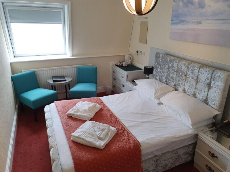 Delmont Hotel - Oda