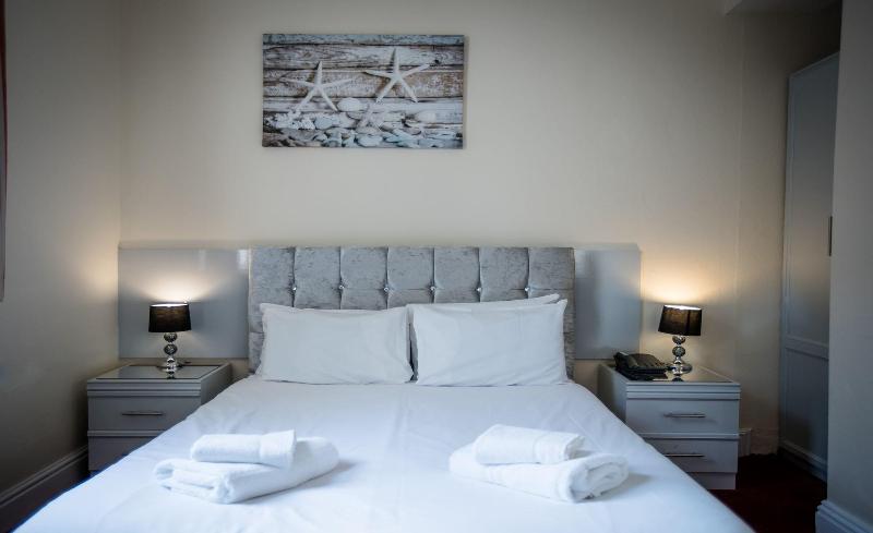 Delmont Hotel - Oda