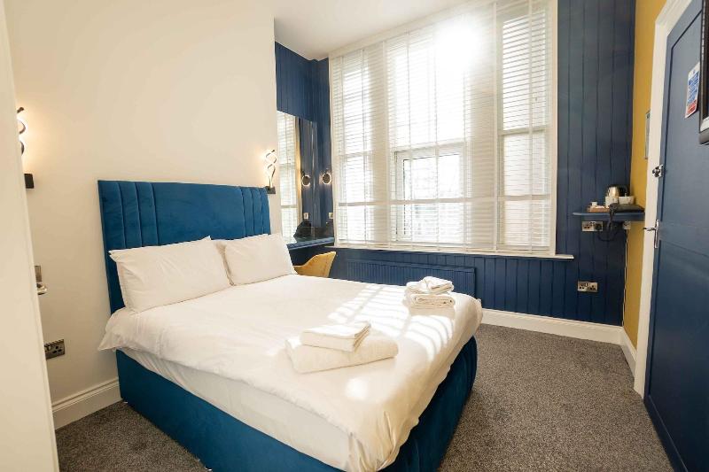 Delmont Hotel - Oda