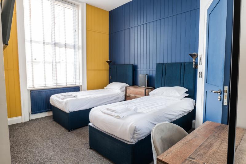 Delmont Hotel - Oda
