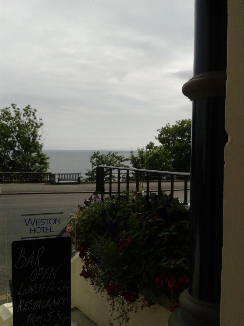 Weston Hotel - Genel