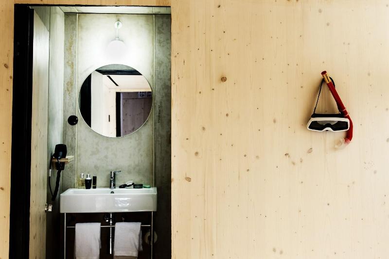 Zero Box Lodge Porto - Oda