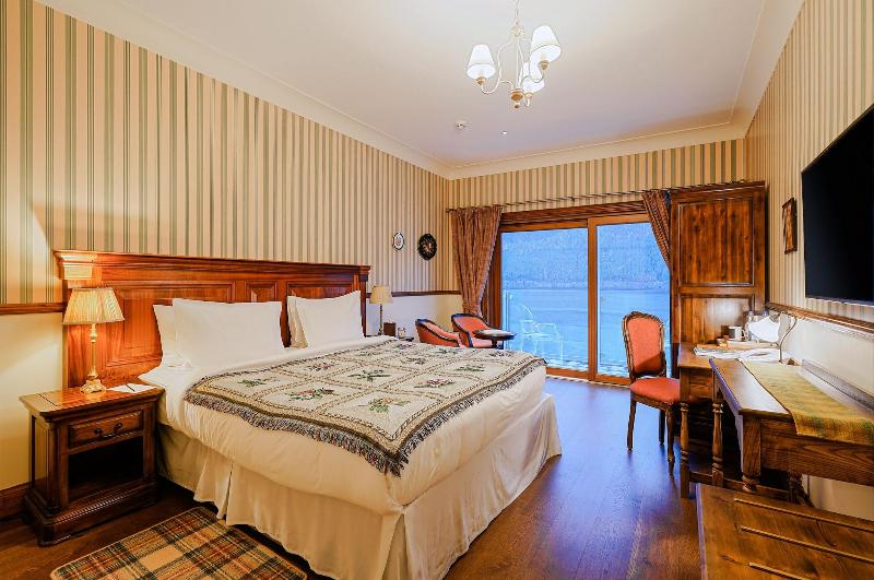 The Whispering Pine Lodge - Oda