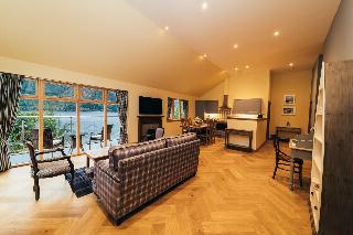 The Whispering Pine Lodge fotoÄŸrafÄ±