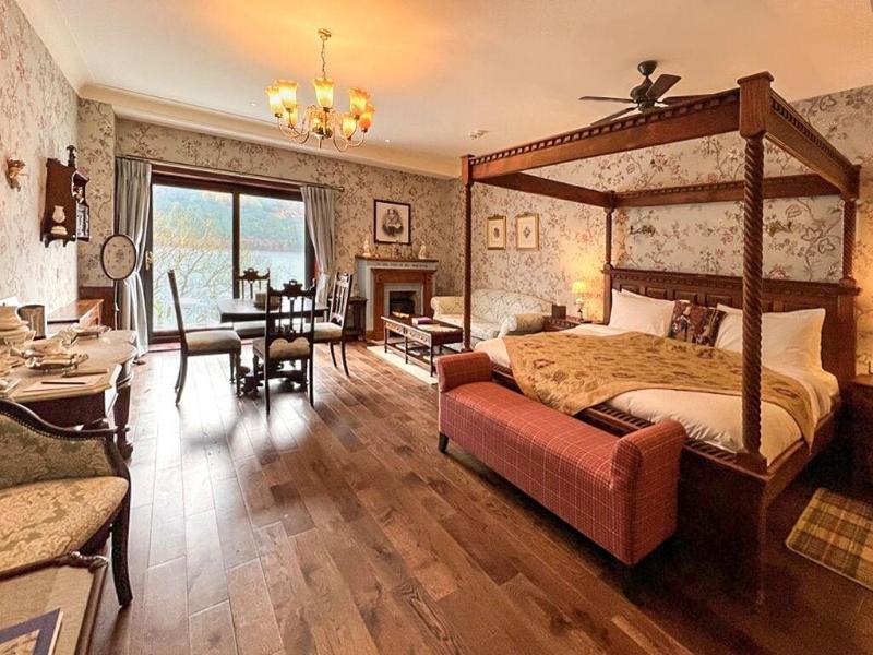 The Whispering Pine Lodge - Oda