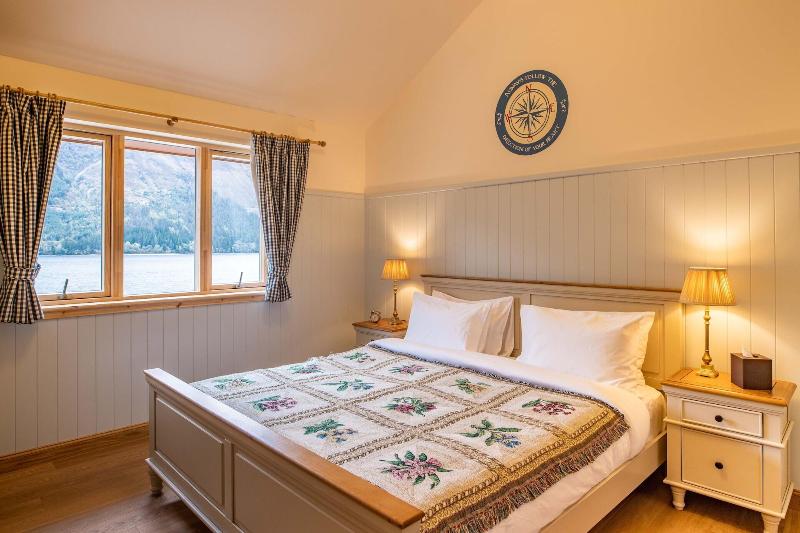 The Whispering Pine Lodge - Oda