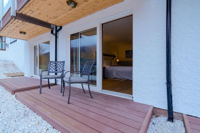 The Whispering Pine Lodge - Oda