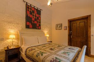The Whispering Pine Lodge fotoÄŸrafÄ±