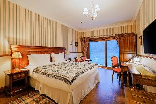 The Whispering Pine Lodge fotoÄŸrafÄ±