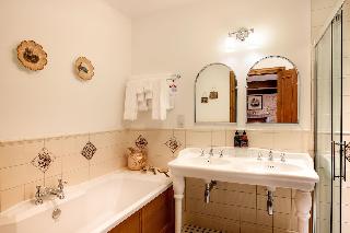 The Whispering Pine Lodge fotoÄŸrafÄ±