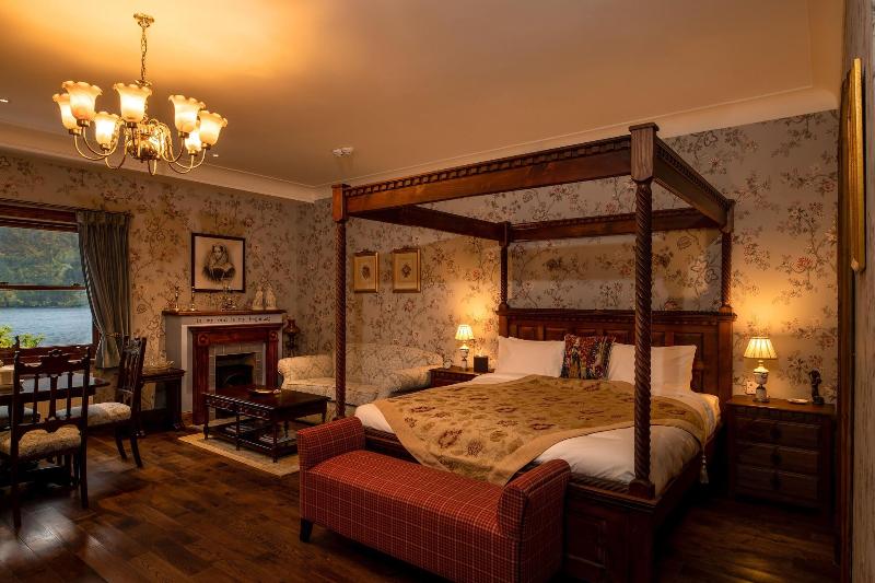 The Whispering Pine Lodge - Oda