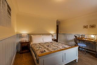 The Whispering Pine Lodge fotoÄŸrafÄ±