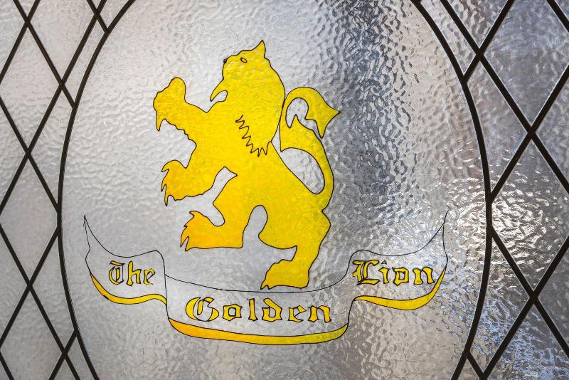 The Golden Lion - Lobi