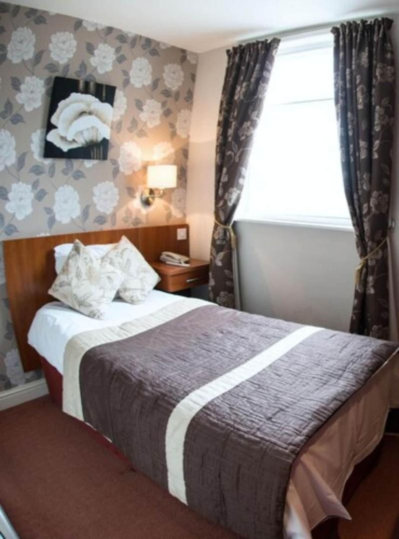 Thomas James Hotel - Oda